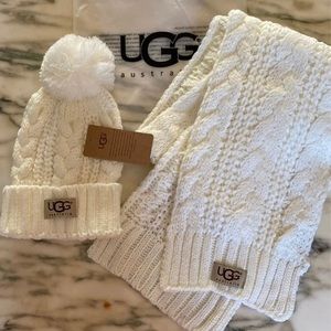 ⭐️HP⭐️LAST ONE ❤️ Cable knit UGG beanie and scarf bundle! ❤️